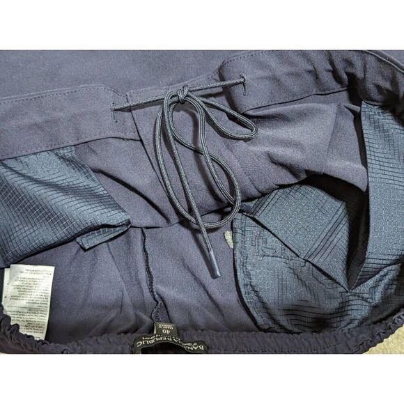 Banana Republic Men's Navy Blue Nylon Blend 9" Quick Dry Hybrid Shorts Size 40 - Picture 8 of 8